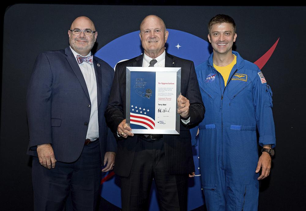 MSU alumnus receives prestigious NASA award for contributions to